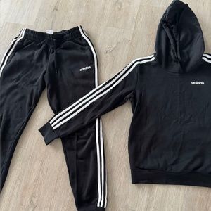 New Adidas set. Women small.